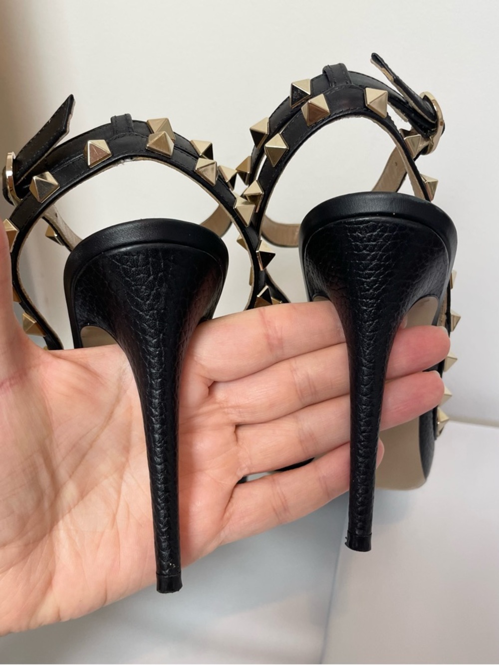VALENTINO Garavani Rockstud Caged Studded Stiletto Heels Pumps \\ 38 - Picture 10 of 14